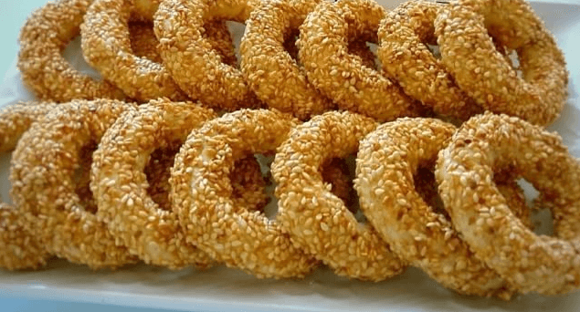 Golden savory sesame ring cookies