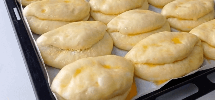 Yeasted Cheese-Filled Pastry Buns step 6